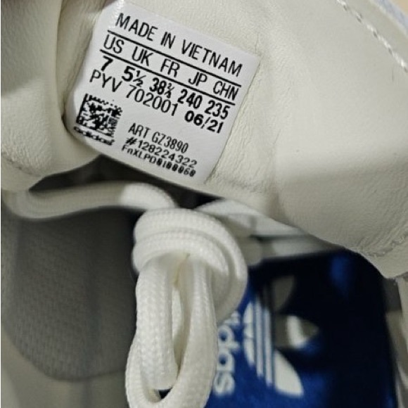 Authentic Adidas x Beyoncé sneakers - Picture 4 of 8